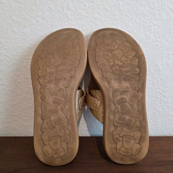 KorkEase Metallic Gold Thong Sandal Sz 8 - Picture 2 of 4
